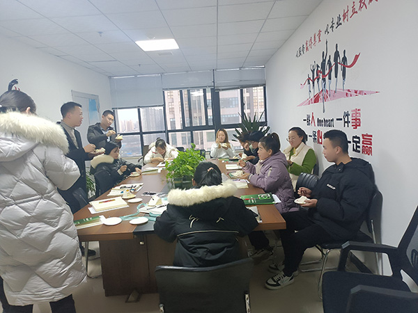 2021年盛軍銷(xiāo)售部同事生日宴會(huì)